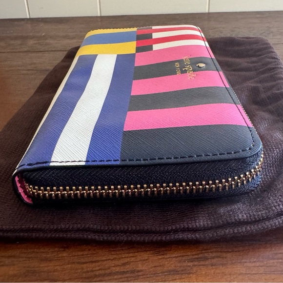 Kate Spade Story Book Cedar Street Flag Stripes Wallet NWT - Picture 4 of 14